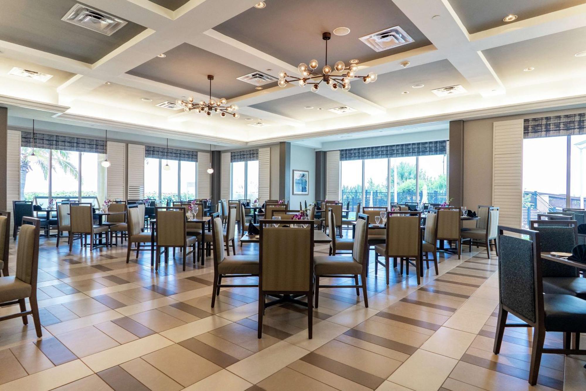 Hilton Melbourne Beach Oceanfront Exterior foto